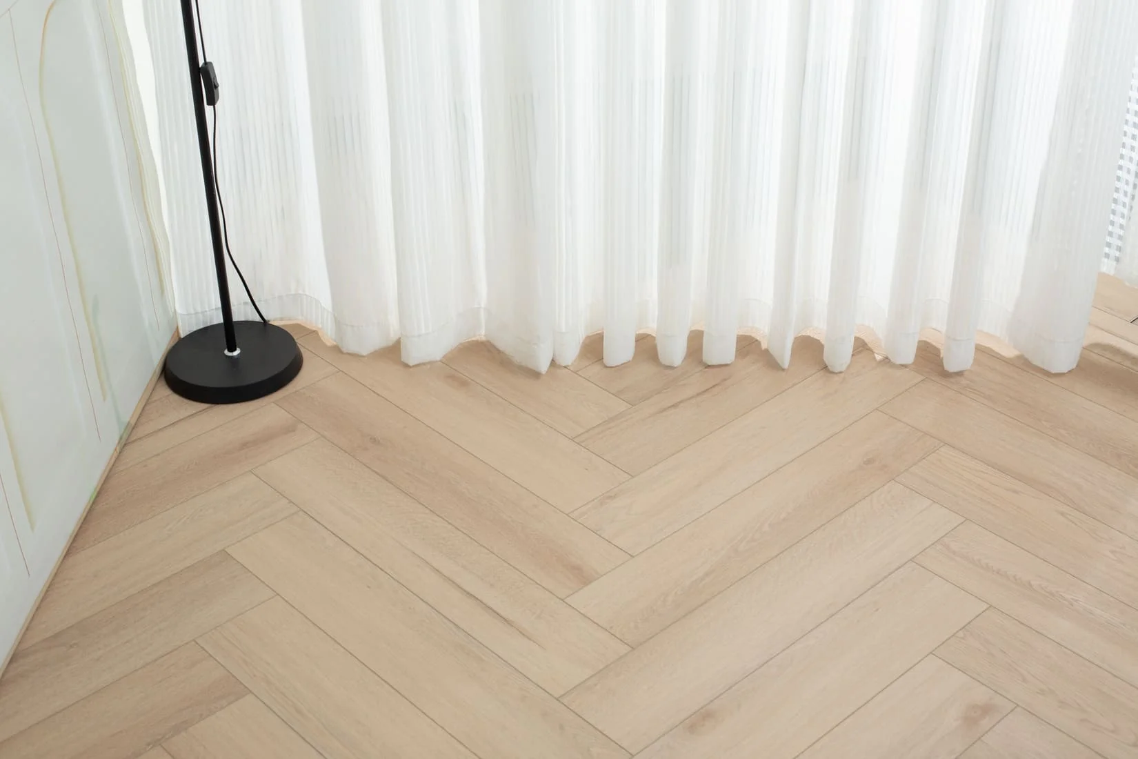 Плитка SPC "OneFloor" 3032 А,В  ЁЛКА (640*128*4 мм) — купить в Шахтах