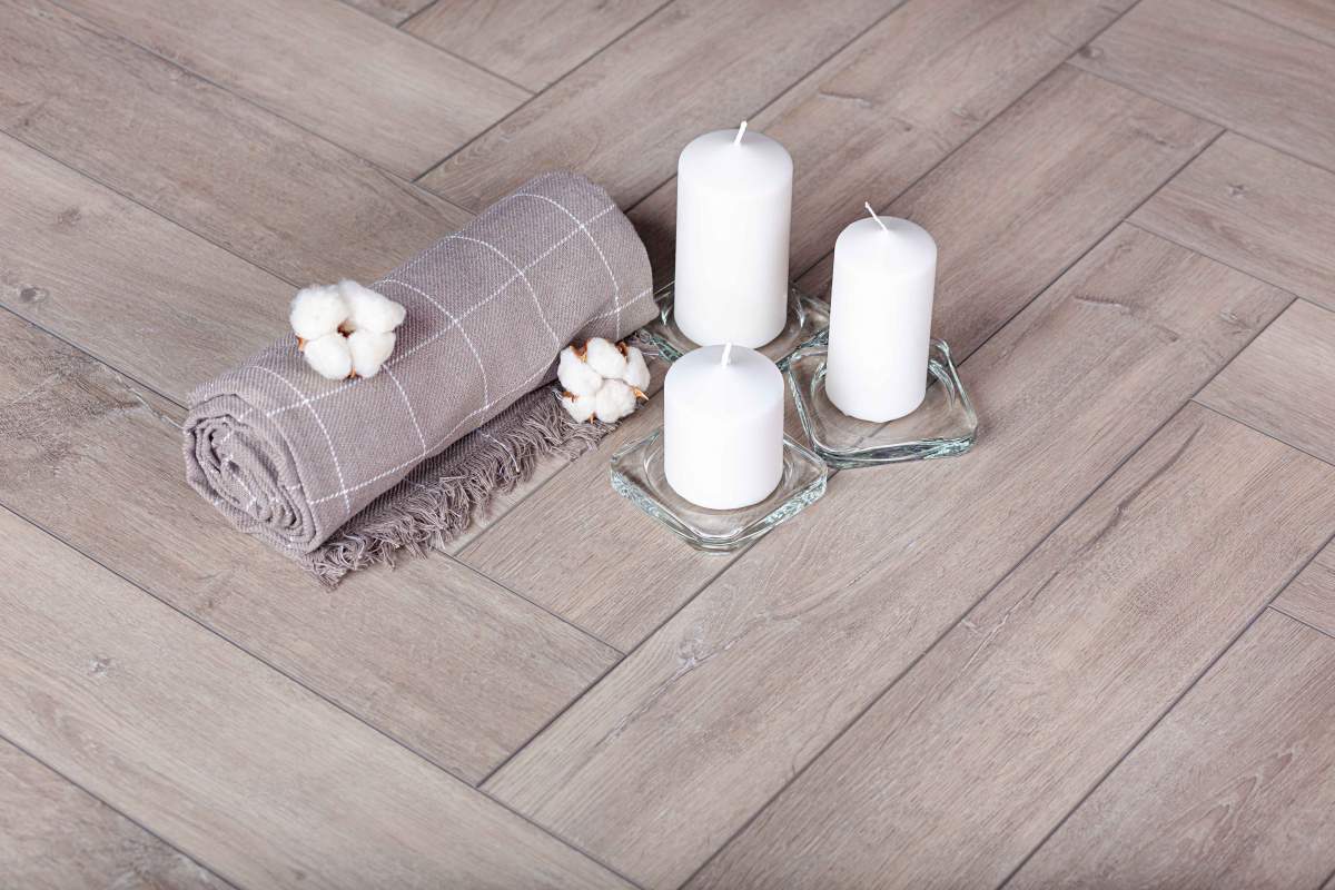 Замковая ПВХ плитка "Aberhof" Carmelita 1682 (615*123*5 мм) — купить в Шахтах