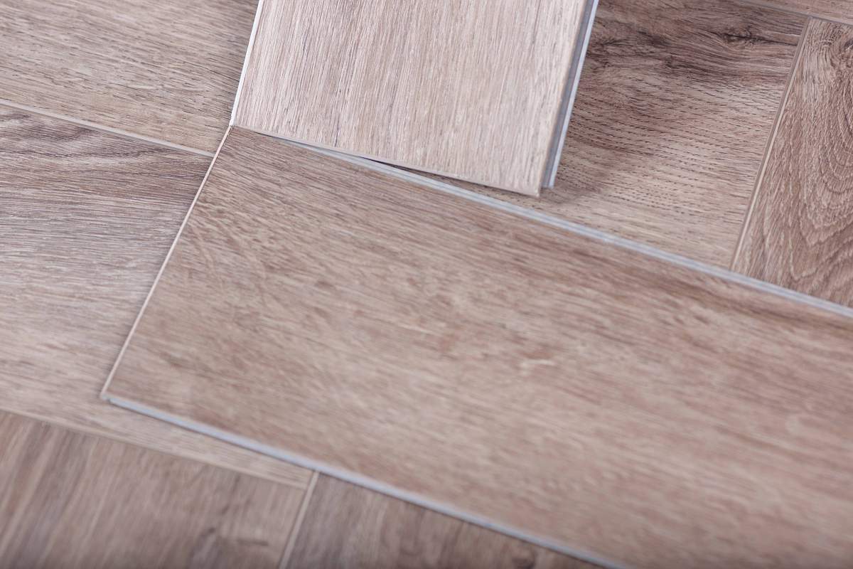 Замковая ПВХ плитка "Aberhof" Carmelita 2626 (615*123*5 мм) — купить в Шахтах